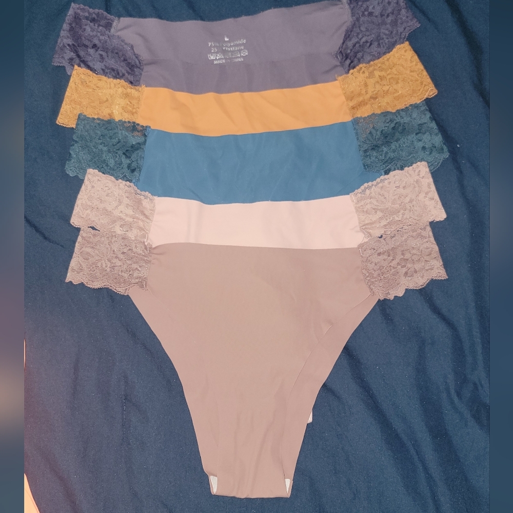 NWT 5 pairs of bikini panties with lace sides size L